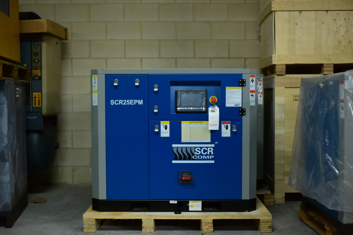 Βιδωτό κομπρεσέρ COMPRESSOR SCR APM4/8 για βιομηχανικές εφαρμογές, υψηλής απόδοσης και σταθερής πίεσης αέρα